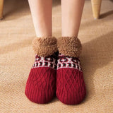 Ysolde - Cozy Christmas Socks